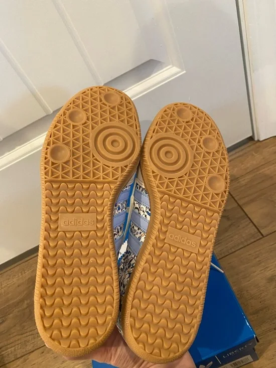 NIB Adidas samba Liberty London floral 6.5 kids (8 women’s) - Picture 8 of 12